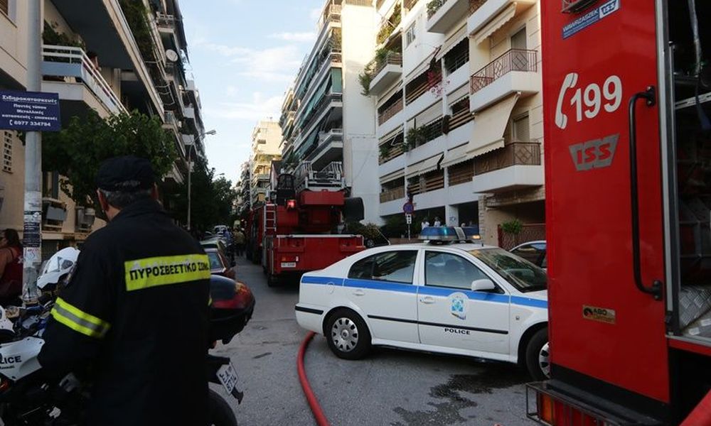 Πέντε παιδιά και τρεις ενήλικες στο νοσοκομείο από την πυρκαγιά στην Καλλιθέα - Media
