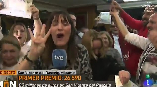 Ρεπόρτερ νόμιζε ότι κέρδισε 4 εκ σε λοταρία και είπε στα αφεντικά της «adios» στον αέρα - Τελικά είχε κερδίσει 5.000 ευρώ (Video) - Media