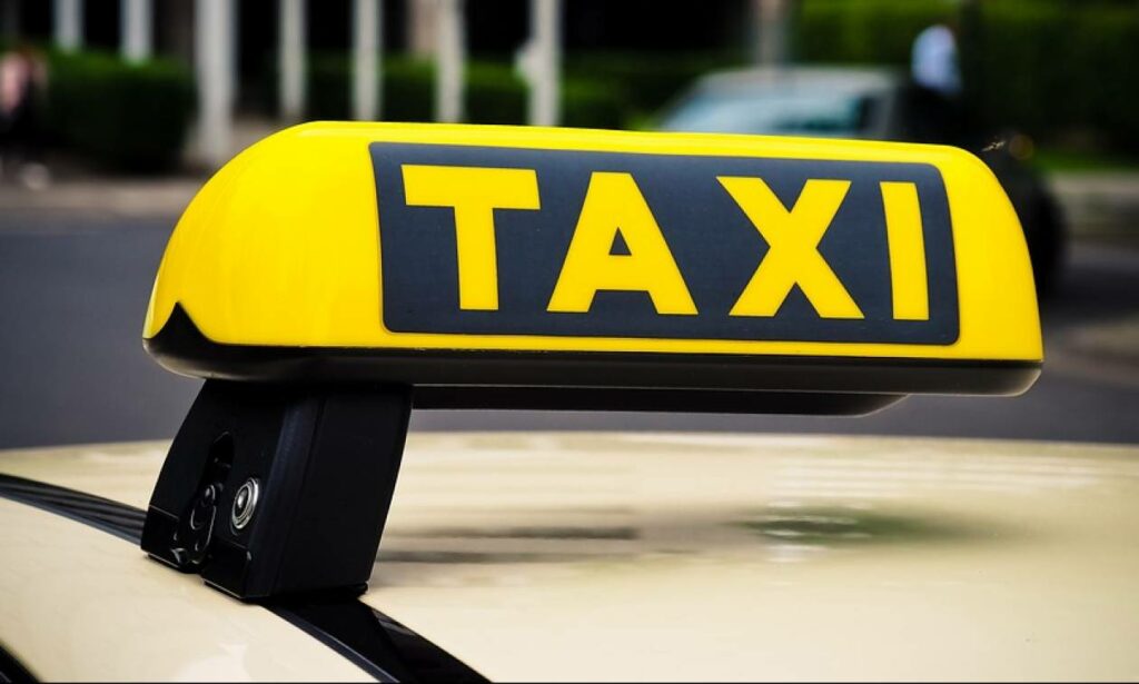 Θεσσαλονίκη: Οδηγός ταξί κατηγορείται ότι θώπευσε 29χρονη και συνελήφθη - Media