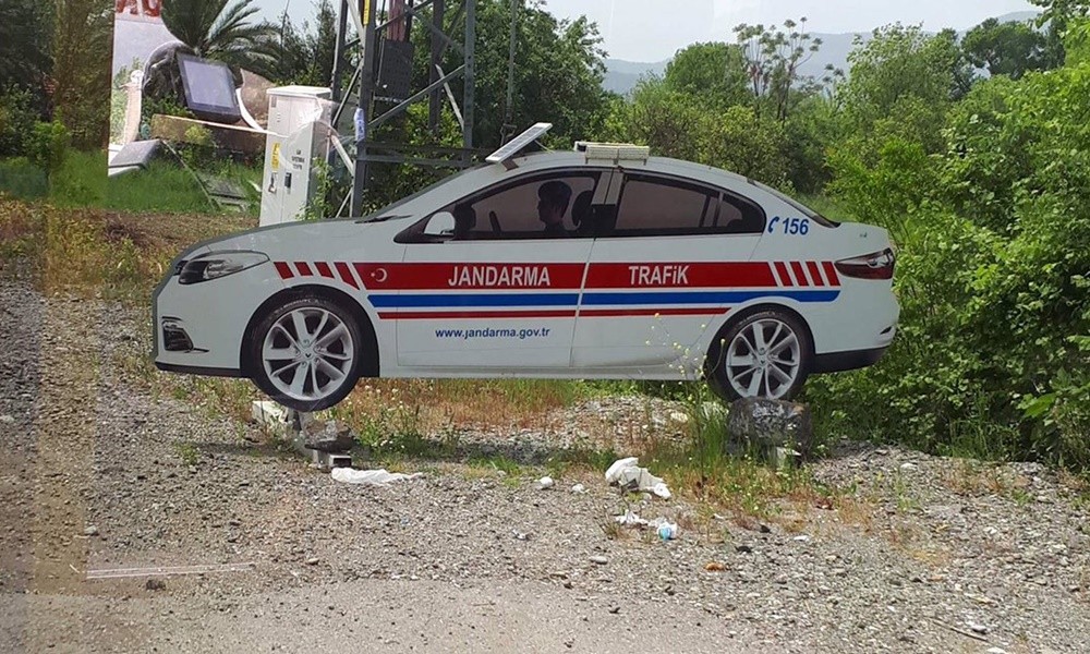 Τουρκία: Έβαλαν χάρτινα περιπολικά αντί για κάμερες για να μειώσουν τις παραβάσεις - Media