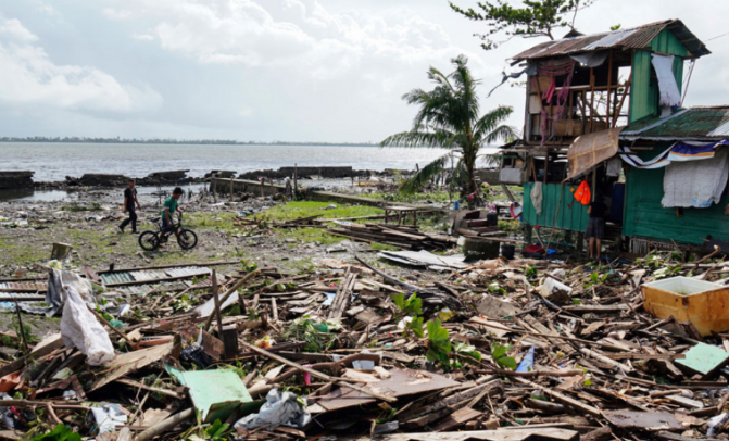 Φιλιππίνες: Τουλάχιστον 16 νεκροί από τον τυφώνα Φανφόν (Photos) - Media