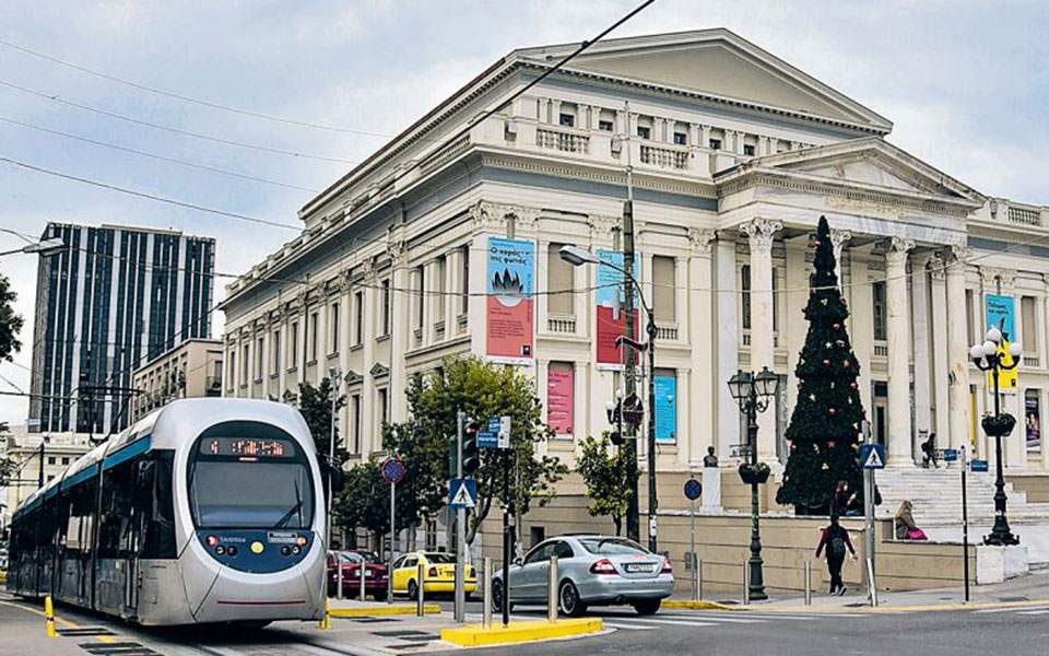 Τα έργα στο Φάληρο φρενάρουν την πορεία του τραμ προς Πειραιά - Media