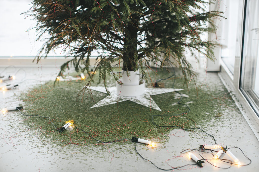 Το τρικ με τη λακ και το Χριστουγεννιάτικο δέντρο (Photo) - Media