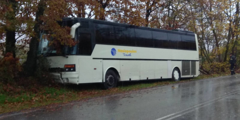 Καλαμπάκα: Τροχαίο με λεωφορείο που μετέφερε 37 μαθητές - Πήγαιναν στον «Μύλο των Ξωτικών» (Photos)  - Media