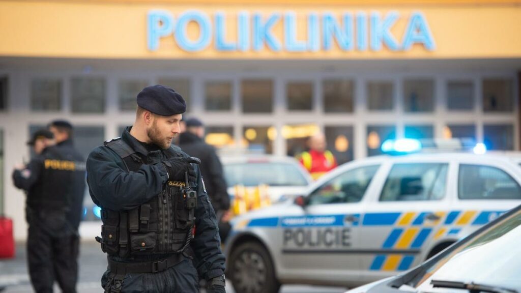 Τσεχία: Νεκρός στο αυτοκίνητό του εντοπίστηκε ο δράστης της επίθεσης - Media