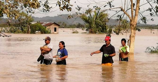 Σάρωσε ο τυφώνας Φανφόν στις Φιλιππίνες: Στους 41 οι νεκροί - Media