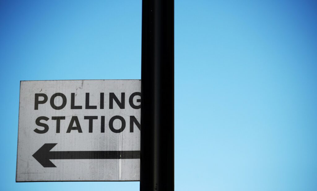 Βρετανικές εκλογές 2019: Ώρα μηδέν για την κρίσιμη αναμέτρηση - Ουρές στα εκλογικά κέντρα (Photos) - Media