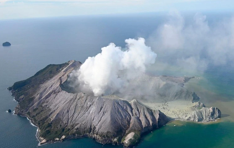 Έκρηξη ηφαιστείου στη Νέα Ζηλανδία: Ο απολογισμός αυξήθηκε σε 18 νεκρούς	 - Media