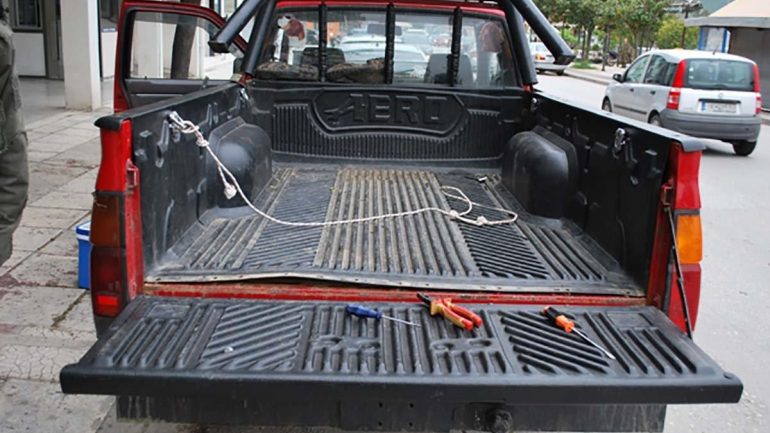 Κρήτη: Δεν υπήρχε ασθενοφόρο και μετέφεραν ασθενή στην καρότσα αγροτικού - Media