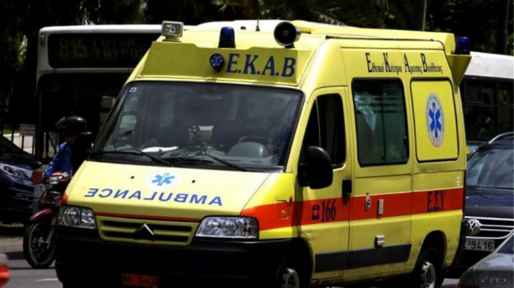 Πεύκη: 32χρονη πέταξε από ταράτσα το 5χρονο παιδί της και βούτηξε κι αυτή -Νεκροί και οι δύο - Media