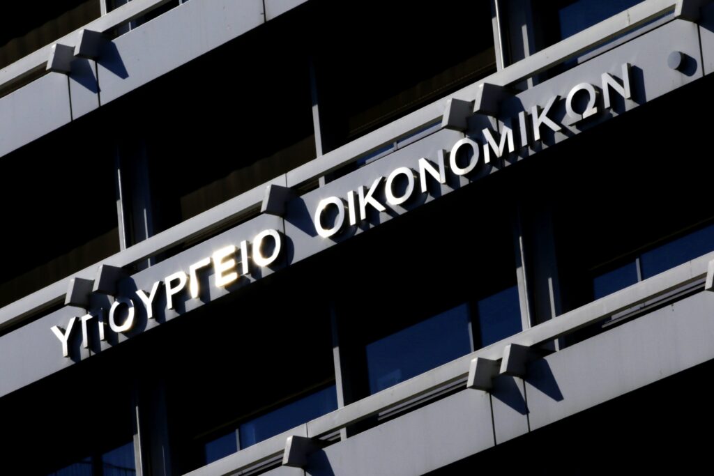 Ποιους… κρέμασε ο Σταϊκούρας - Media