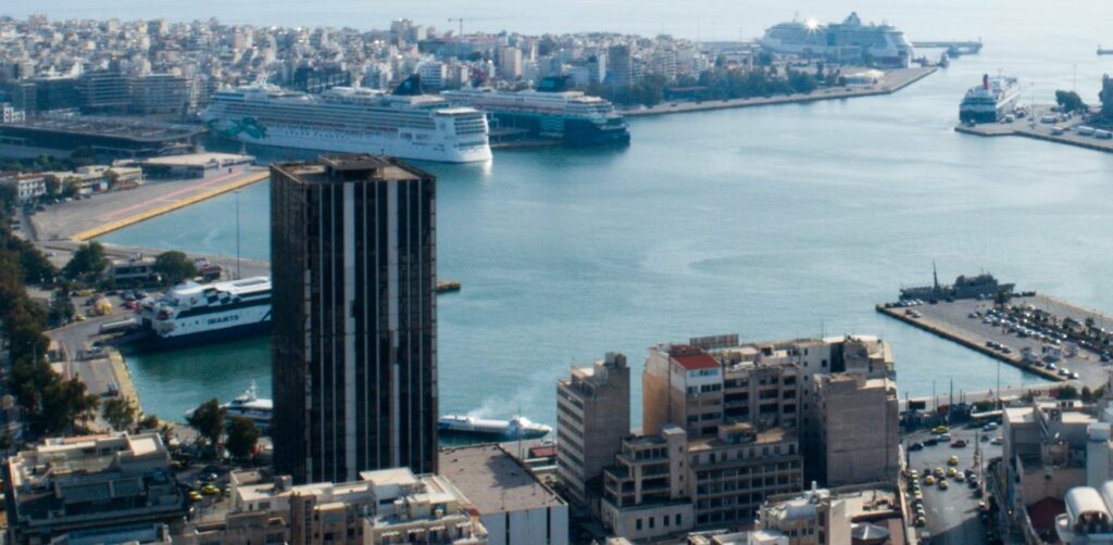 Τρόμος και αγωνία στον Πειραιά: Το στοιχειωμένο οίκημα της Μουσικής Εταιρείας Πειραιώς - Media