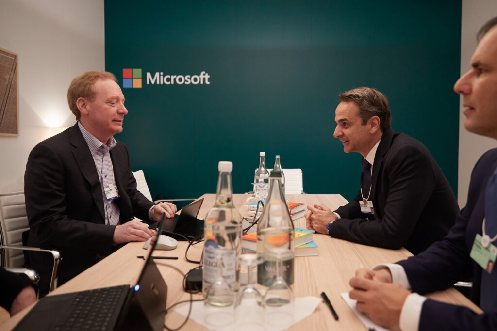 Τι συζήτησε ο Μητσοτάκης με τον πρόεδρο της Microsoft (Video/Photos)    - Media