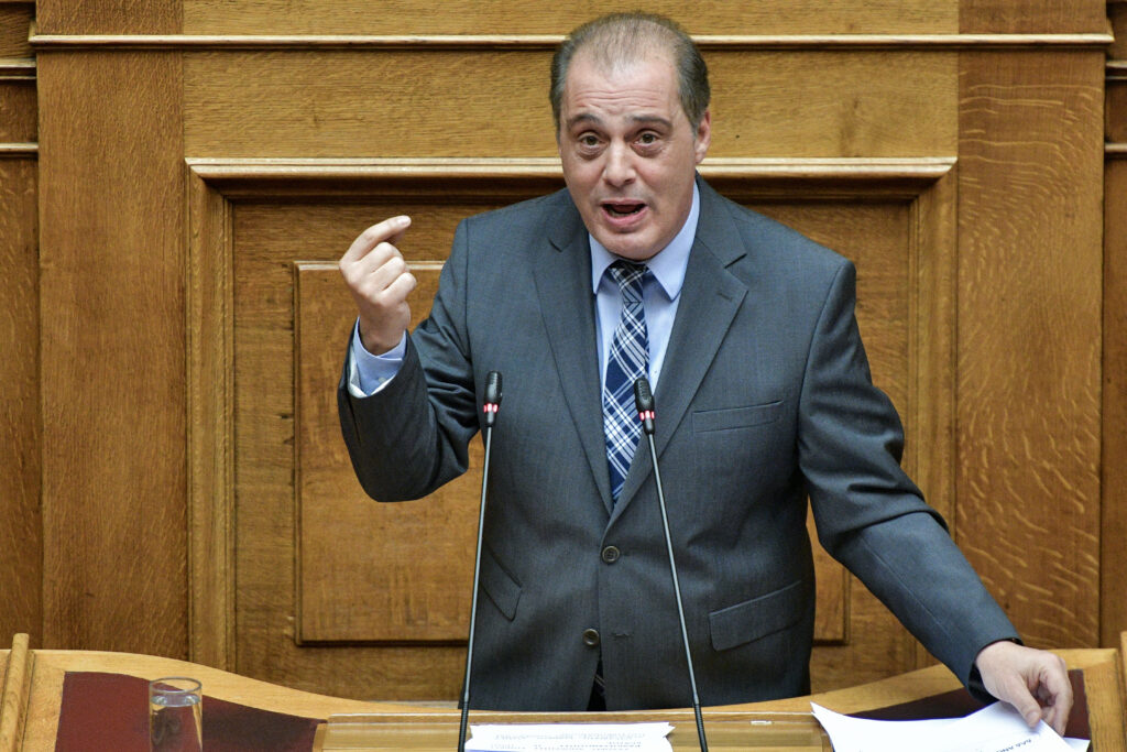 Βουλή: Ο Βελόπουλος «έθαψε» τον Ντελόρ πριν την ώρα του - Media