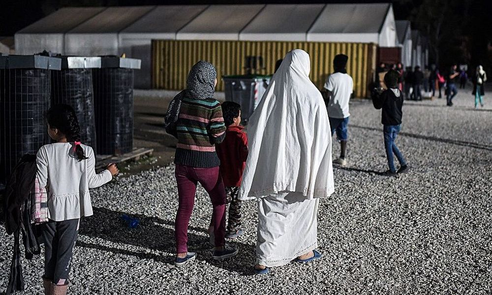 Μεταναστευτικό: Παραλύει το Βόρειο Αιγαίο - Απαράδεκτη αφίσα προκαλεί αντιδράσεις (Photo)   - Media