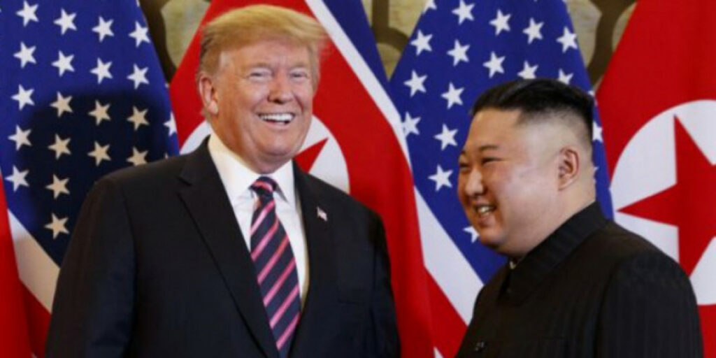 Ο Τραμπ έστειλε στον  Κιμ Γιονγκ Ουν καρτούλα με ευχές για τα γενέθλιά του  - Media