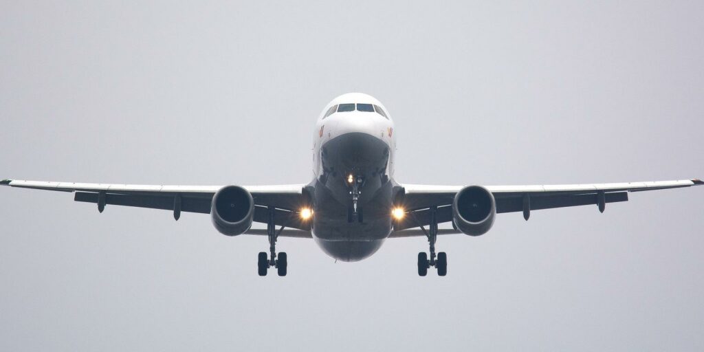 Η πτήση του τρόμου: Λιποθύμησε ο πιλότος - Αναγκαστική προσγείωση στη Ζυρίχη (Video) - Media