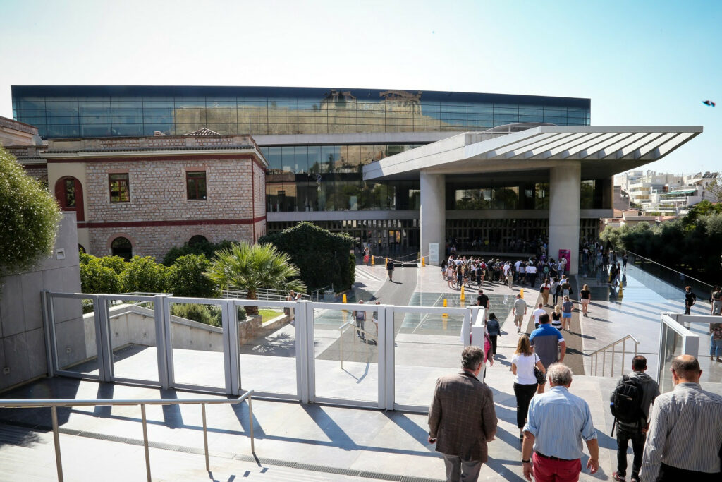 Κανονικά θα λειτουργήσουν οι τουαλέτες στην Ακρόπολη παρά τη στάση εργασίας  - Media