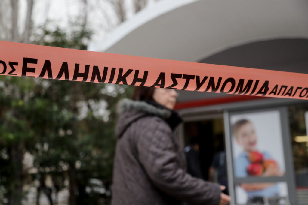 Μπαράζ επιθέσεων σε οχήματα και ΑΤΜ σε πέντε περιοχές της Αττικής - Media