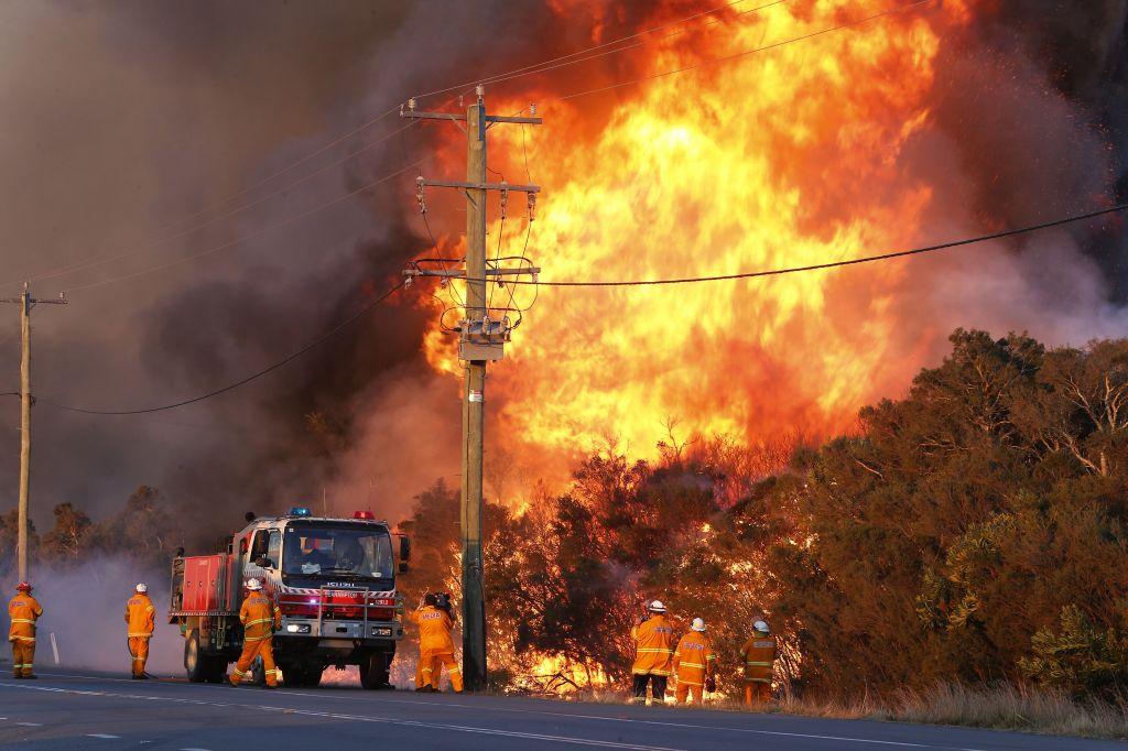 Αυστραλία-δασικές πυρκαγιές: Κινητοποίηση εφέδρων του στρατού και τρίτου πολεμικού πλοίου - Media