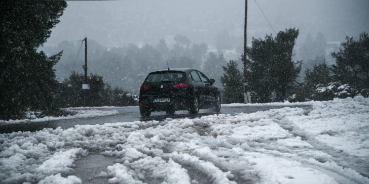 Καιρός: Δείτε πού έχει διακοπεί η κυκλοφορία στην Αττική λόγω χιονόπτωσης - Media