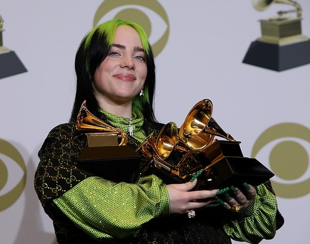 Η Billie Eilish θα τραγουδήσει στην απονομή των βραβείων Όσκαρ - Media