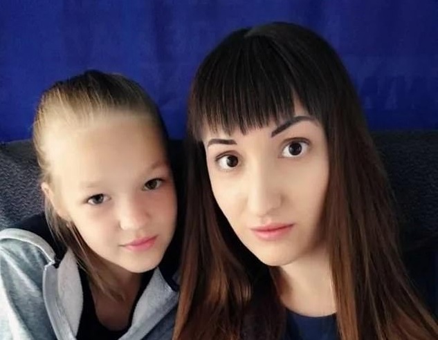 Καρκινοπαθής μητέρα σκότωσε την 9χρονη κόρη της και μετά πήδηξε από τον όγδοο όροφο (Photos) - Media