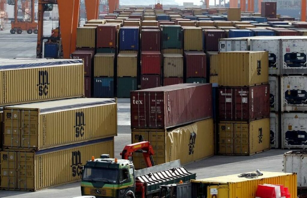 Θεσσαλονίκη: Μετανάστες εντοπίστηκαν μέσα σε κλειδωμένο κοντέινερ - Media