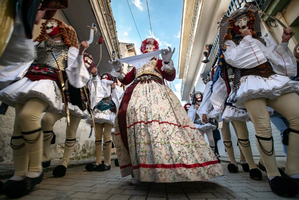 COSMOTE TV: Τα έθιμα και οι παραδοσιακές γιορτές της Ελλάδας στη νέα σειρά ντοκιμαντέρ «Ο τόπος μου γιορτάζει» - Media