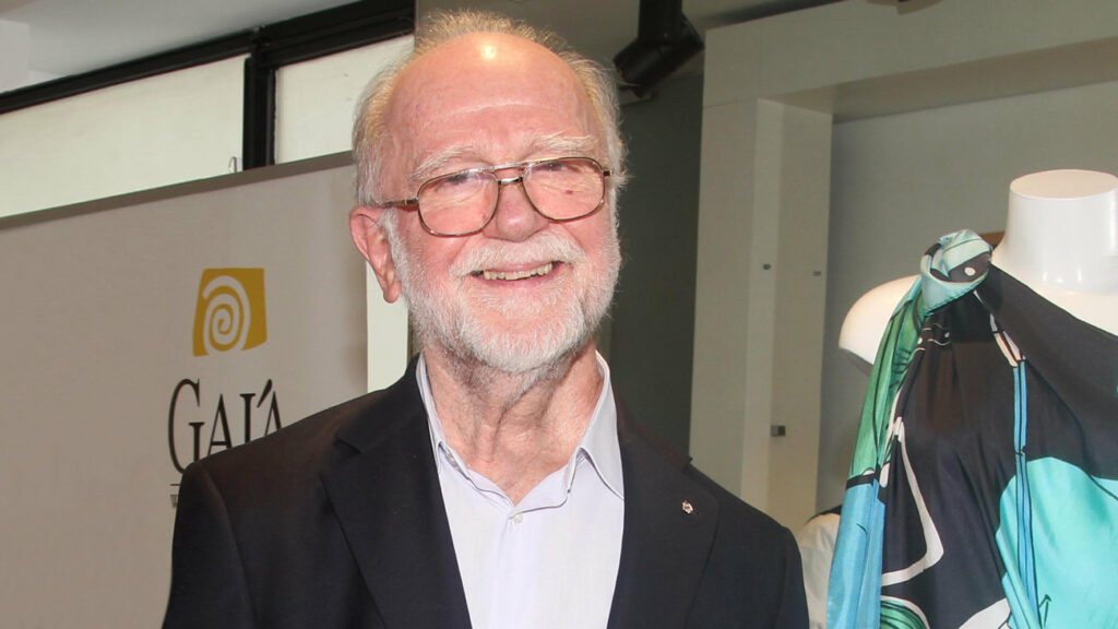 Έφυγε από τη ζωή ο σχεδιαστής μόδας Γιάννης Τσεκλένης (Photos) - Media