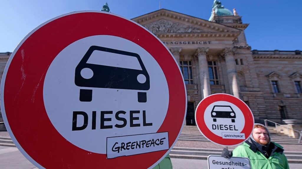 Υπό... διωγμό τα ντιζελοκίνητα στην ΕΕ - Stop σε Ρώμη και Βαρκελόνη  - Media