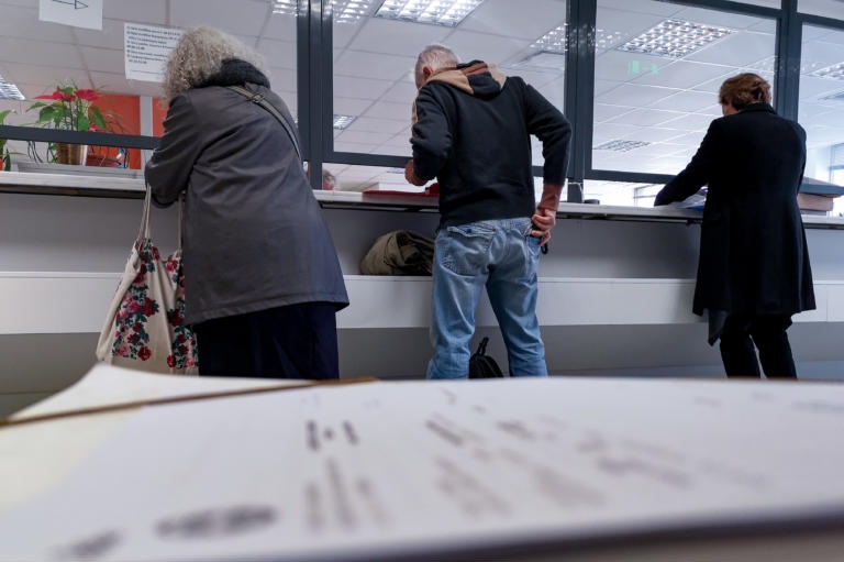 Οδηγός επιβίωσης για τη νέα ρύθμιση 24 και 48 δόσεων: Πώς θα μπείτε - Πότε θα χάνεται - Media