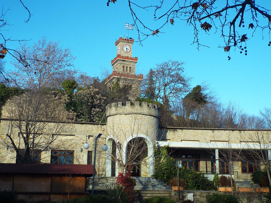 Κλείδωσαν τουρίστες στο κάστρο των Τρικάλων - Media