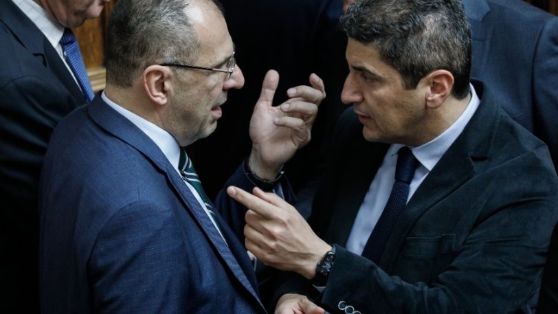 Ο Γεραπετρίτης επικεφαλής της αποστολής στο ραντεβού με UEFA και FIFA - Στον «πάγο» ο Αυγενάκης - Media