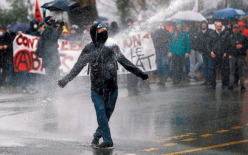 Μειώθηκε η παραγωγή ρεύματος λόγω απεργίας στη Γαλλία - Media
