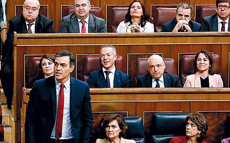 Ισπανία: Εύθραυστη κυβέρνηση συνασπισμού Σάντσεθ με Podemos - Media