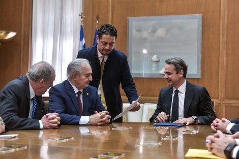 To κολακευτικό tweet του Χάφταρ για Μητσοτάκη και Δένδια  - Media