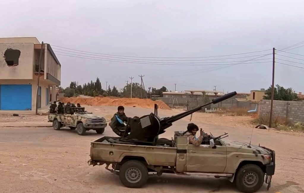 Λιβύη: Οι δυνάμεις του Χαφτάρ κατέλαβαν το αεροδρόμιο της Σύρτης - Βόμβα εξολοθρεύει κυβερνητικούς στρατιώτες (σκληρό Video) - Media