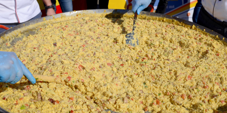 Κροατία: Ομελέτα-γίγας με 2020 αβγά για να καλωσορίσουν το νέο έτος  - Media