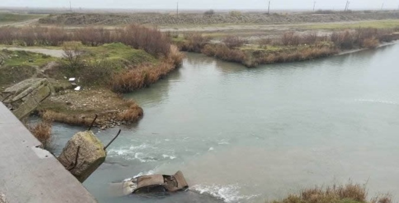 Σοκ στη Λαμία: Ο Σπερχειός γέμισε... κλεμμένα αυτοκίνητα (Photos | Video) - Media