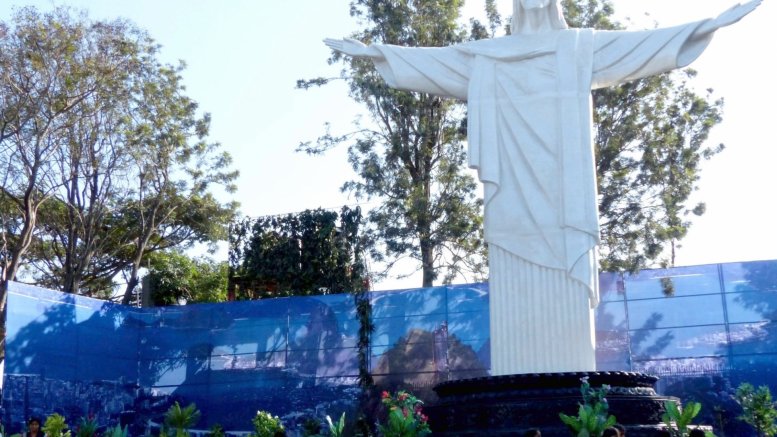 Ινδία: Στους δρόμους οι Ινδουιστές - Διαμαρτύρονται για την κατασκευή γιγαντιαίου αγάλματος του Χριστού - Media