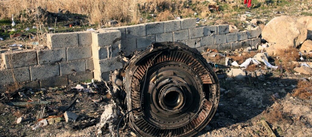 Εφιάλτης: Βίντεο-σοκ από την πτώση του Boeing στο Ιράν (Video, σκληρή εικόνα) - Media