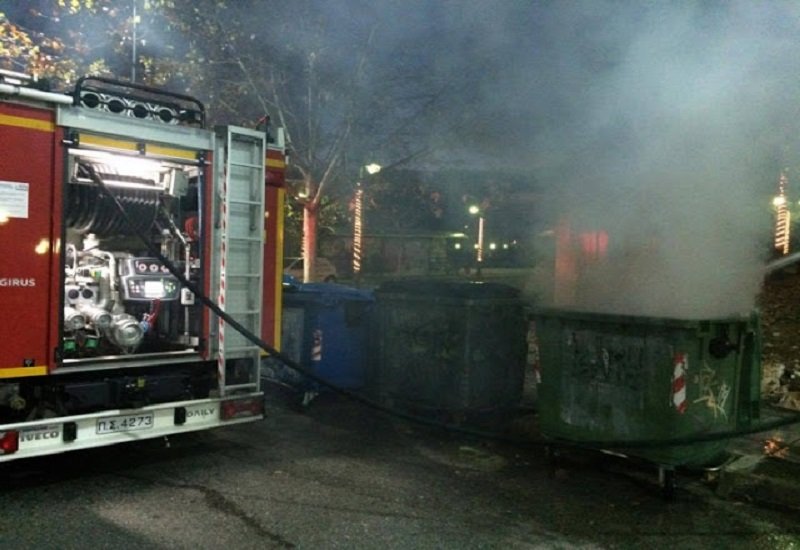 Σε Τρίκαλα και Βόλο πήραν φωτιά οι κάδοι από... ζεστές στάχτες  - Media