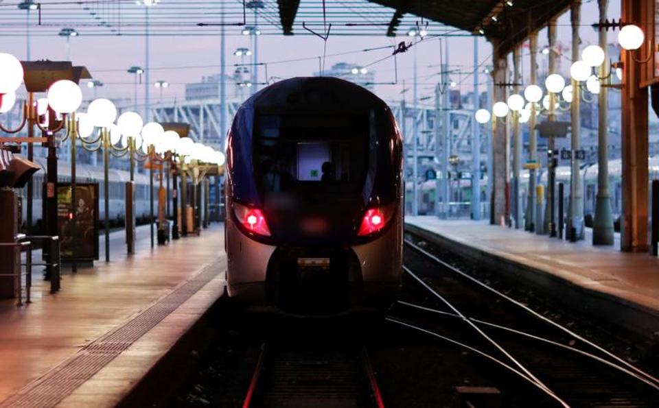 Σουηδία: Εικόνες πoρvό αντί για τα δρομολόγια σε οθόνη σταθμού τρένων - Media