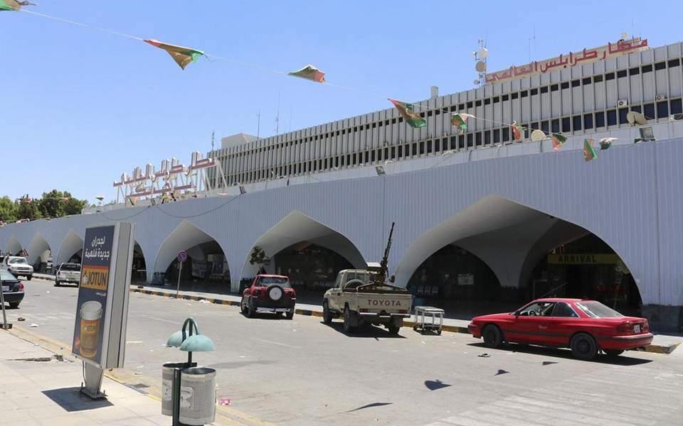 Λιβύη: Ρουκέτες στο αεροδρόμιο της Τρίπολης - Ανεστάλησαν οι πτήσεις - Media