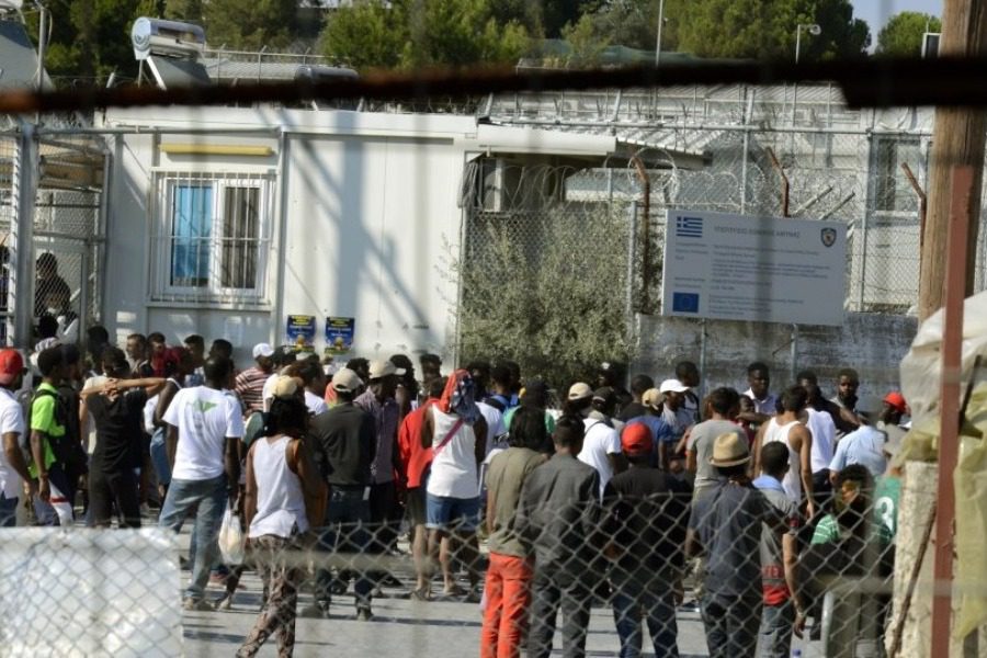 Μόρια: Χαροπαλεύει 18χρονη Αφγανή -  Μαχαιρώθηκε στο στήθος και την κοιλιά - Media