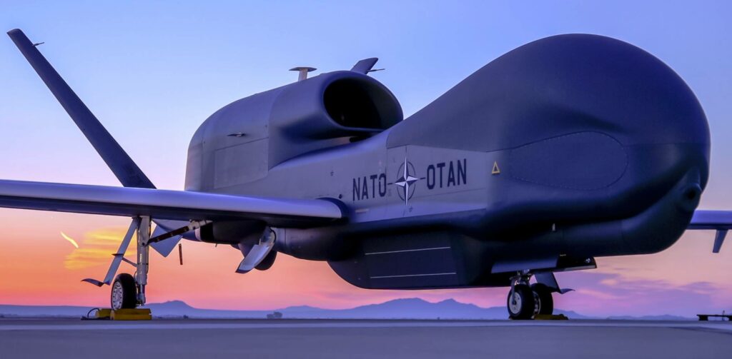 Το νέο «καμάρι» του ΝΑΤΟ: Ο υπερκατάσκοπος που παρακολουθεί τα πάντα από ύψος 18 χλμ και πετά αυτόνομα για 30 ώρες (Video) - Media