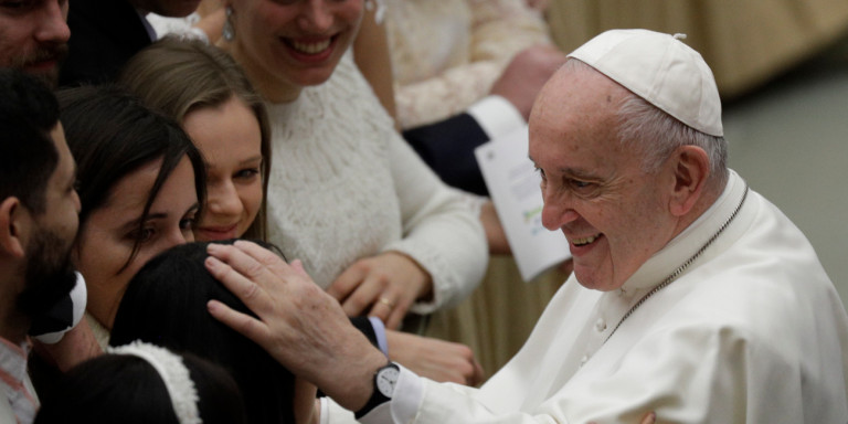 Βατικανό: Ο πάπας Φραγκίσκος όρισε για πρώτη φορά γυναίκα σε πόστο της Γραμματείας του Βατικανού  - Media
