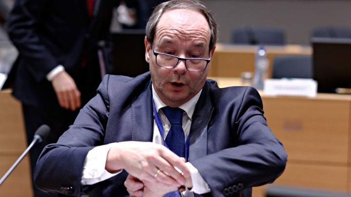 Παραιτήθηκε ο πρόεδρος Euro Working Group Χανς Φάιλμπριφ - Media