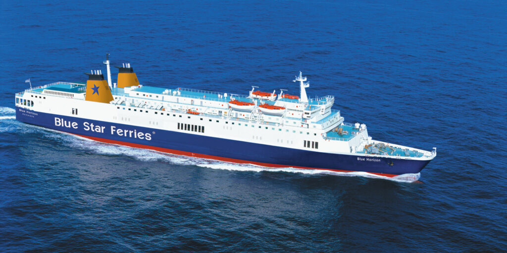 Πλοίο με 428 επιβάτες προσέκρουσε στο λιμάνι του Ηρακλείου - Media